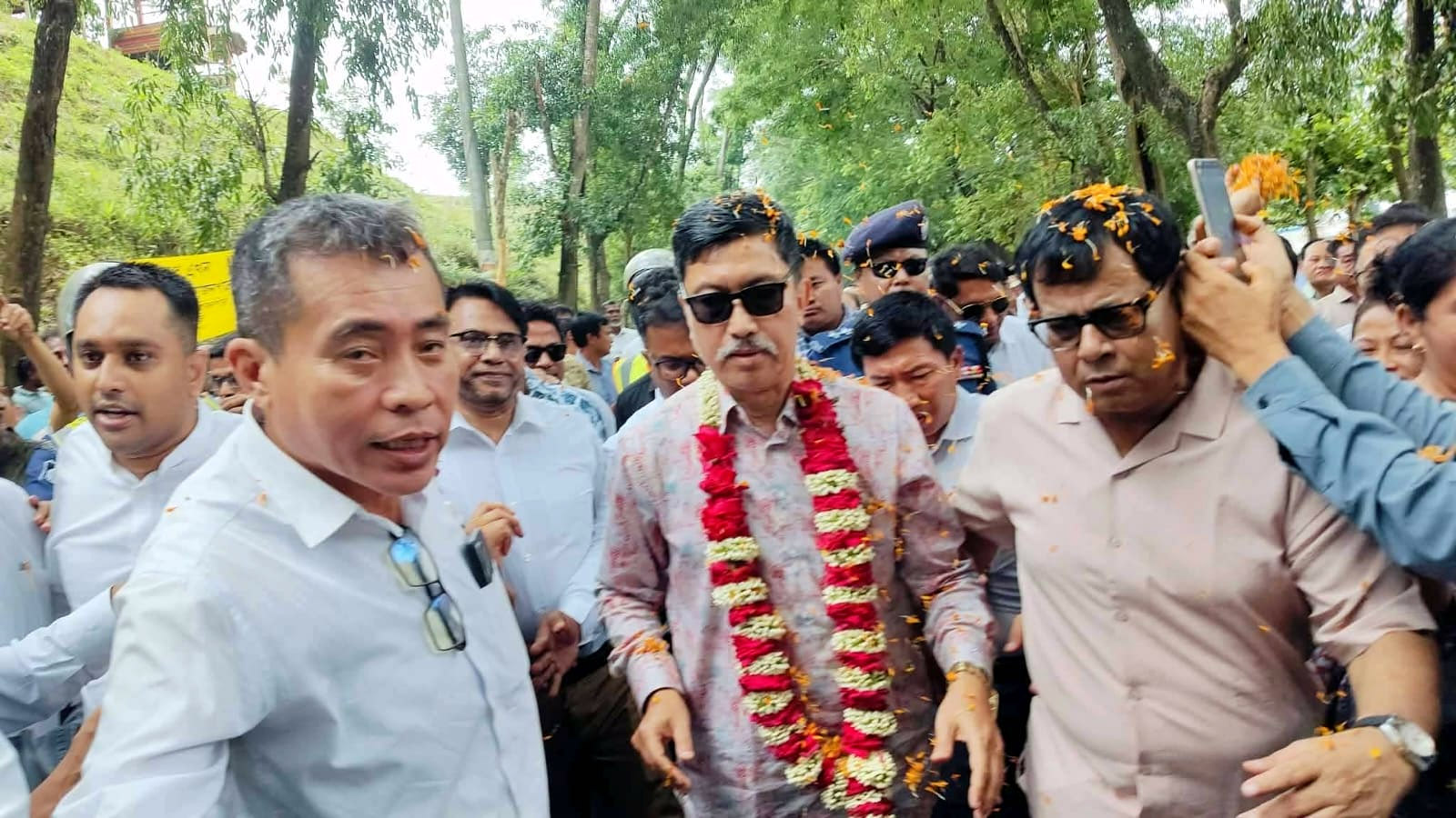 পার্বত্য উন্নয়নে নতুন উদ্যোগের ঘোষণা, জেলা পরিষদ পুনর্গঠনের ইঙ্গিত পার্বত্য মন্ত্রীর